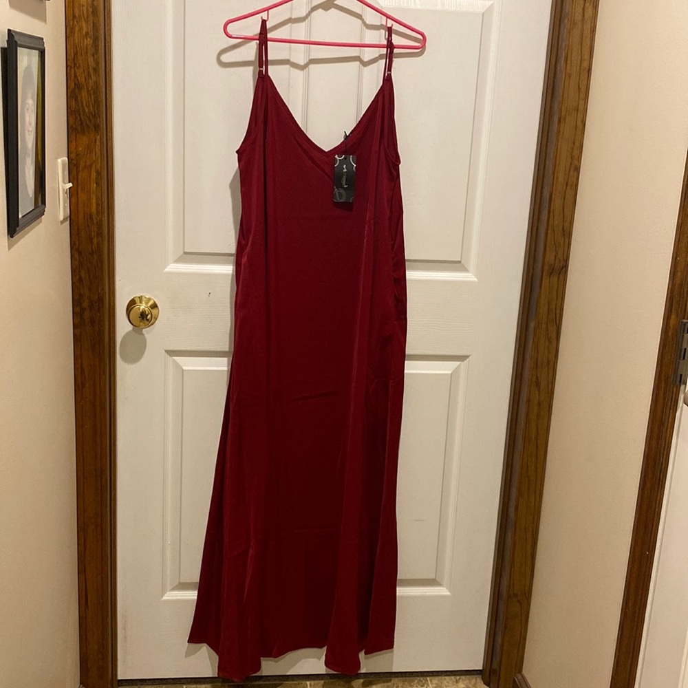 Deep red ladies xl maxi dress. Dressy material new with tags